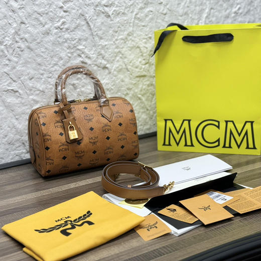 秋冬特惠💰800 原单MCM 原厂皮 新款干邑色Mini迷你波士顿包H083 干邑色老花满印 这款小号Ella波士顿包 商品图8