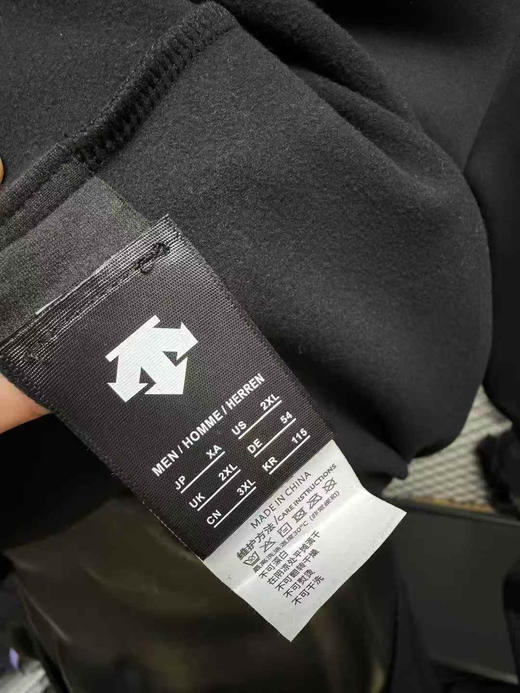 原单正品迪桑特综训男士加绒针织衫|专注训练，无拘伸展
尺码：M L XL XXL XXXL
原价790 商品图11