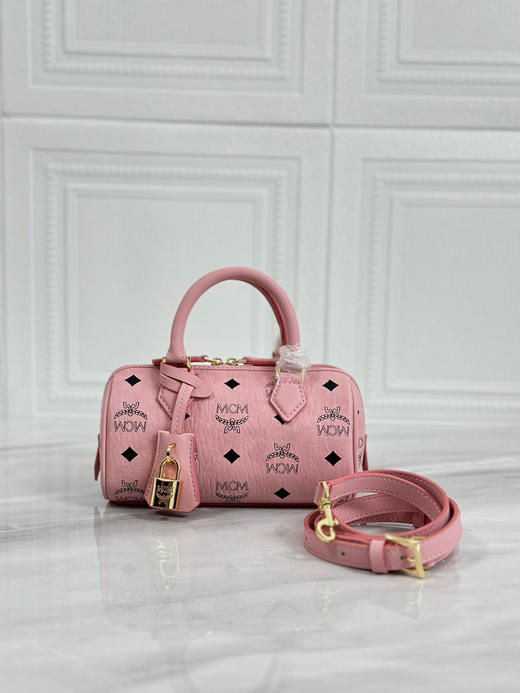 秋冬特惠💰780 原单MCM 原厂皮 新款桃花粉Mini 波士顿挂锁包 老花满印 商品图0