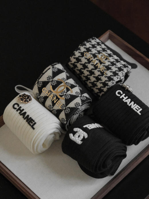 喜迎元旦【充值500档赠品】香奈儿秋冬袜子套组礼盒装（TT*MM） 商品图3