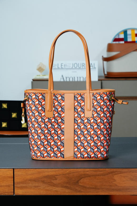 秋冬特惠💰830 原单MCM 原厂皮 干邑色𝙎𝙢𝙖𝙡𝙡 双面购物袋子母包MWPDALR04CO001 干邑色 商品图3