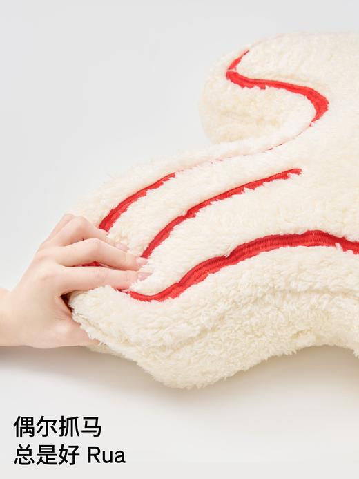 躺岛马年抱枕玩偶靠枕毛绒公仔2026年本命年生日新春新年生肖礼物 商品图1