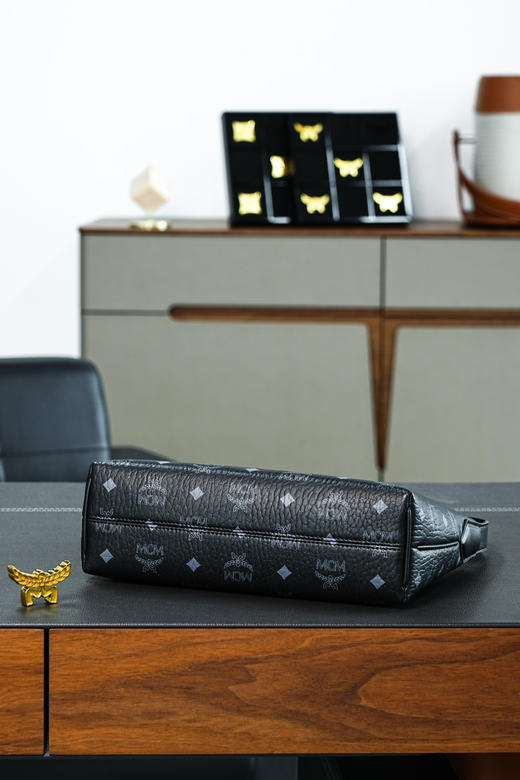 秋冬特惠💰780 原单MCM 原厂皮 黑色𝙎𝙢𝙖𝙡𝙡腋下肩背包MWHESTA01CO001 黑色 商品图8