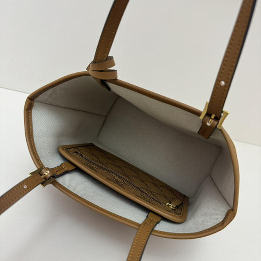 秋冬特惠💰760 原单MCM 原厂皮 新料新款购物袋 这款迷你购物袋上饰有高贵的月桂叶 商品图8