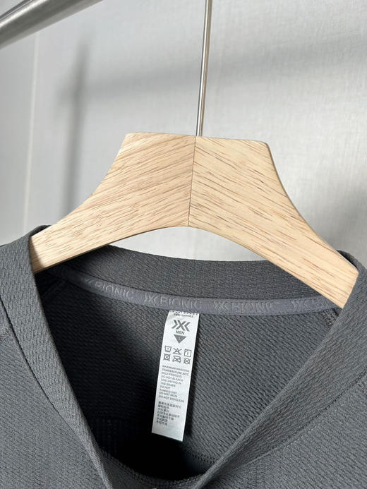 原单正品 X-BIONIC 2025年冬季新款艾德空气层卫衣
颜色：灰色卡其色
尺码：MLXLXXL 商品图6