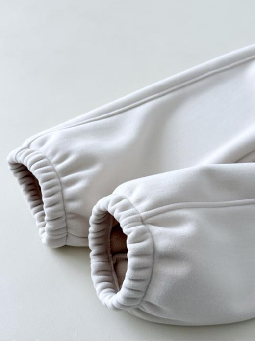 🧨【枳芽儿童刺绣款加绒新年款卫衣套装系列】🧨 红红火火感觉一下子过年了耶，儿童新年中国年服来啦❗❗ 马年穿红运，🔺新年服爆款来啦❗️这套儿童年服直接把新年仪式感拉满～ 商品图5