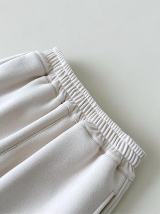 🧨【枳芽儿童刺绣款加绒新年款卫衣套装系列】🧨 红红火火感觉一下子过年了耶，儿童新年中国年服来啦❗❗ 马年穿红运，🔺新年服爆款来啦❗️这套儿童年服直接把新年仪式感拉满～ 商品图4