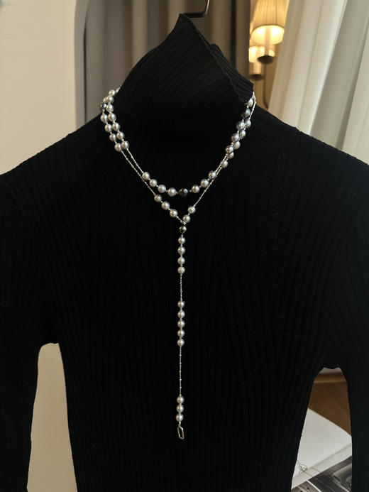 一条100cm的福利款毛衣链，全海水珍珠，7-11mm，纯银配件。微瑕巴洛克。光好有瑕疵，整体质感大气很值钱的视觉感。也很有量感‼️
超高性价比。
福利，可以做2条。
喜欢的宝子来约。 商品图2