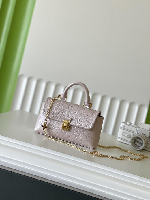 秋冬特惠💰780 原单LV M27043 尺寸：12.5×6×21cm NANO MADELEINE 全皮链条包 变码芯片 商品图0