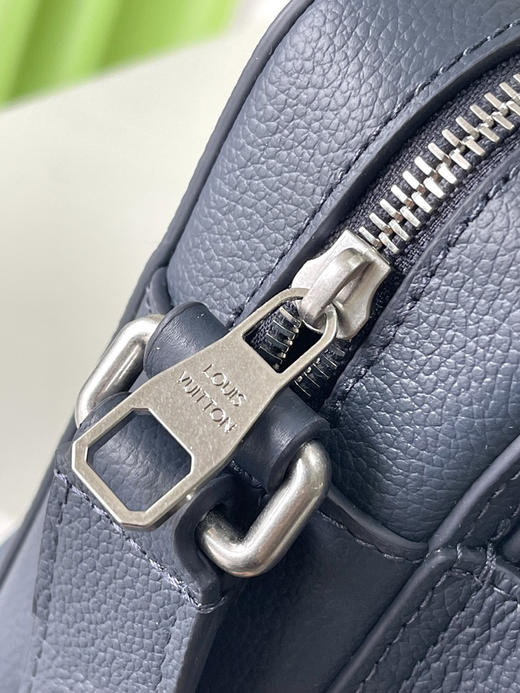 秋冬特惠💰780 原单LV M15260 尺寸：24×18×9cm BOARDING 全皮邮差包 变码芯片 商品图5