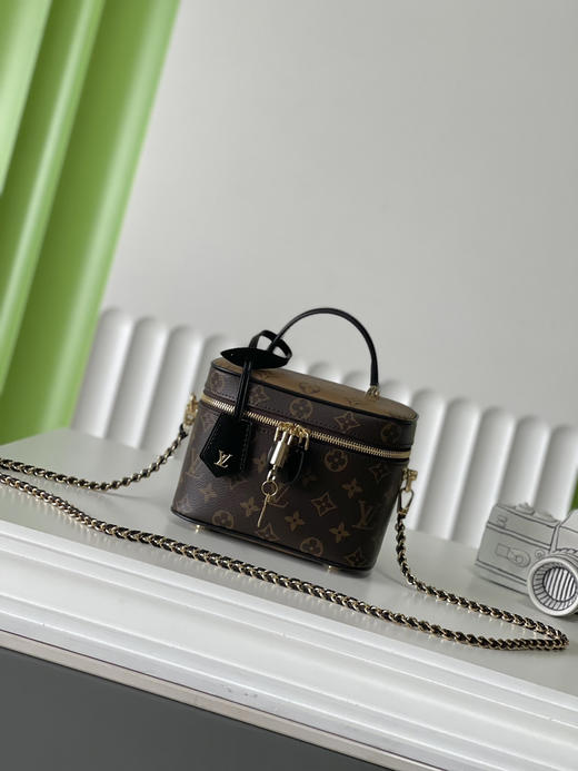 秋冬特惠💰750 原单LV M45165 尺寸：19×13×11cm VANITY 老花化妆包 变码芯片 商品图0