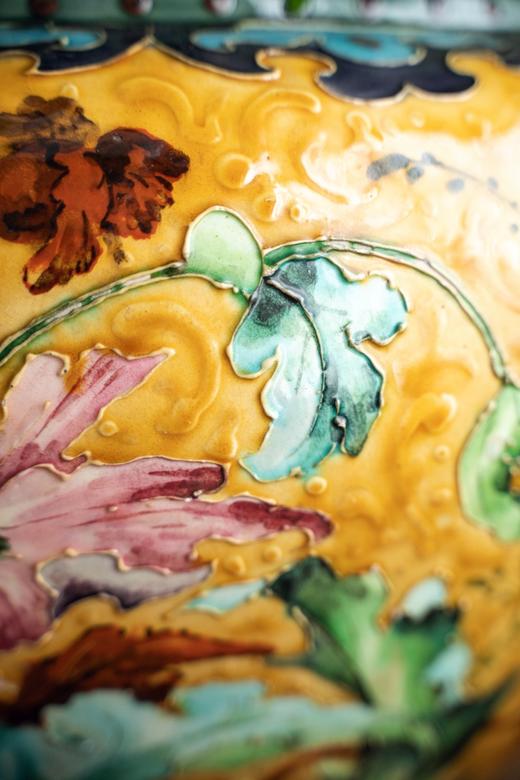 【已售】独角鹿西洋古董19世纪法国工匠D. Hocheid签名出品Théodore Deck东方风格飞鸟花卉主题彩釉陶瓷花盆 商品图7