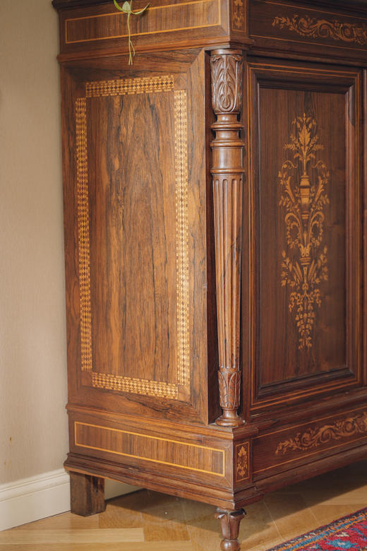 独角鹿西洋古董19世纪末法国出品路易十六风格大理石台面装饰繁花卷叶主题细木镶嵌桃花芯木边柜 商品图5