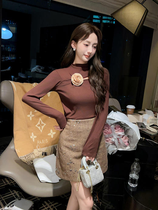 张心子【温暖呼吸】加厚磨毛挖空心机打底衫别致扭结长袖上衣 U2601027 商品图6