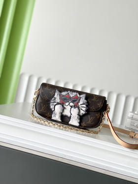 秋冬特惠💰700 原单LV M15148 尺寸：23.5×12×4.3cm CHAIN IVY 链条斜挎包 变码芯片