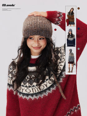 🔥  寒冬腊月，气温渐低，一抹热烈的红，就让人心生暖意。【北欧风费尔岛菱形字母提花针织套头毛衣J1060】颜值一下子击中了我，面料也是毛衣党的爱——摸起来软软糯糯，穿上去挺立有型。