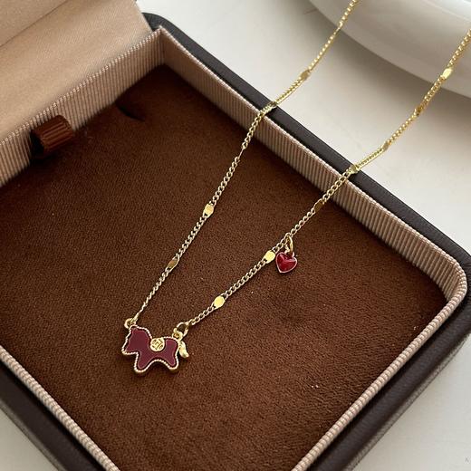 【新款生肖马上有钱吊坠】小马项链女款 红色爱心锁骨链轻奢毛衣链 商品图0