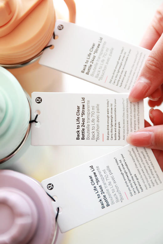 710ml运动水瓶，原盒公司货。字母提花保温又保冷运动水杯C122968 商品图2