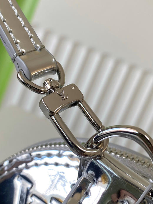 秋冬特惠💰850 原单LV M26335 尺寸：23.5×17.5×11.5cm ALMA BB 漆皮贝壳包 变码芯片 商品图5