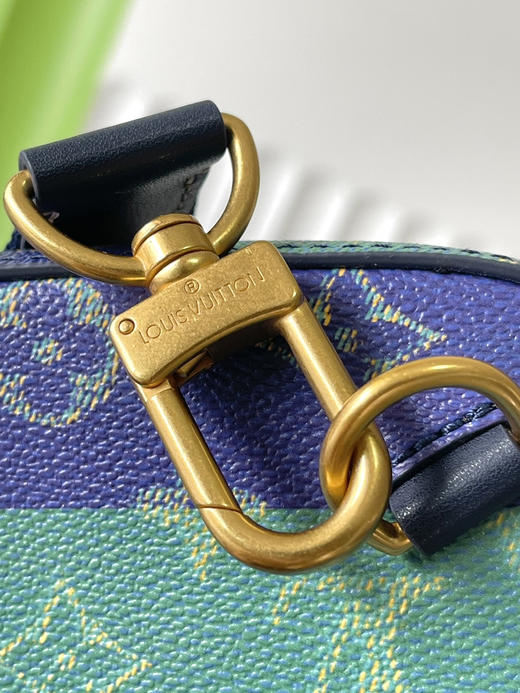 秋冬特惠💰750 原单LV M26419 尺寸：30×16×5.7cm AUENUE 条纹单肩胸包 变码芯片 商品图6