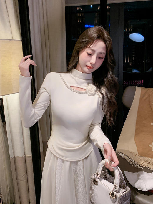 张心子【入冬私语】镂空半高领收腰加绒显瘦上衣 U2601012 商品图10