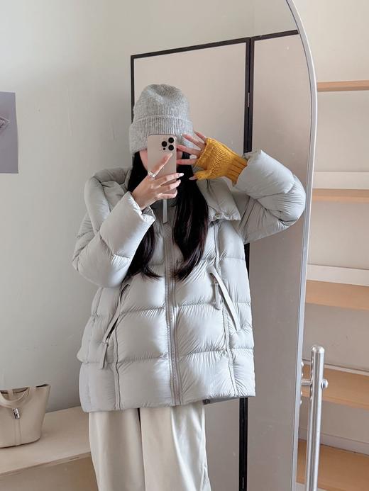 【多妈团购 冰淇淋泡芙羽绒服】 超足鸭绒量，90绒！高克重羽绒 蓬松柔软，极简 时髦~遮肉又显瘦  德国防绒针，防钻绒缝制，防跑绒内胆-汉羽 商品图3