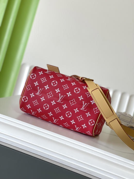 秋冬特惠💰1100 原单LV M24425红 尺寸：25×15×15cm SPEEDY P9 全皮枕头包 变码芯片 商品图3