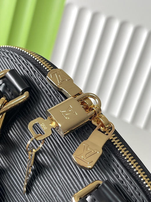 秋冬特惠💰860 原单LV M13670 尺寸：23.5×17.5×11.5cm ALMA BB 水波纹贝壳包 变码芯片 商品图5