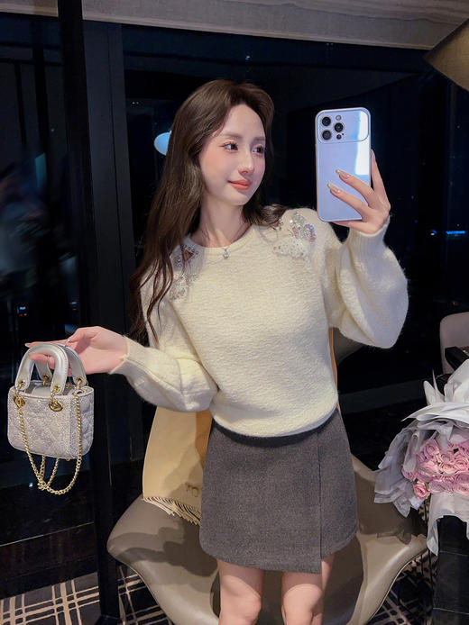 张心子【冬日氧气】气质蝴蝶结小心机露肩毛衣 U2512026 商品图6