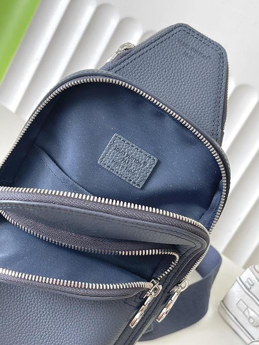 秋冬特惠💰800 原单LV M15269 尺寸：33×16×5.7cm AUENUE 全皮单肩胸包 变码芯片 商品图7