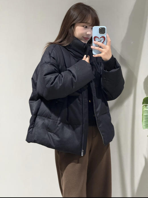 1229-3 渠道夯货 小禾 25冬季新款 女士抱抱羽绒服 轻盈保暖 商品图4