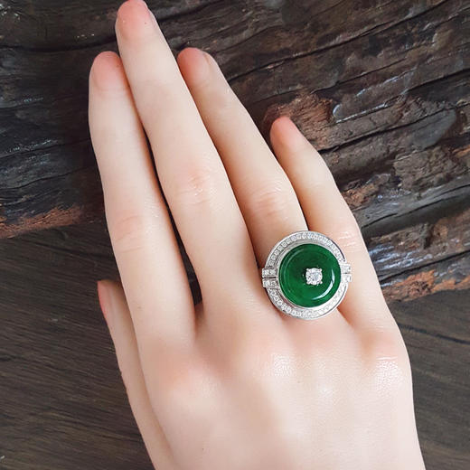 【天然正品】A货翡翠AU750收藏级白金豪镶钻镶天然细腻冰种满绿4.72克拉平安扣翡翠戒指14号(皆取最大值) 231225NJS65 商品图7