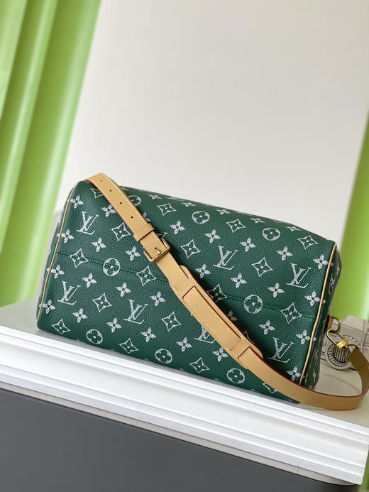 秋冬特惠💰1250 原单LV M24417绿 尺寸：40×26×23cm SPEEDY P9 全皮枕头包 变码芯片 商品图3