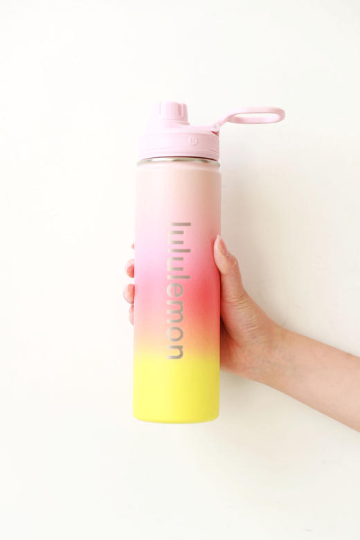 710ml运动水瓶，原盒公司货。字母提花保温又保冷运动水杯C122968 商品图14