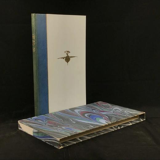 限量版弗林特签名本！1968年 咬舌女神：船首像幻梦 配插图 精装8开带书匣 商品图0