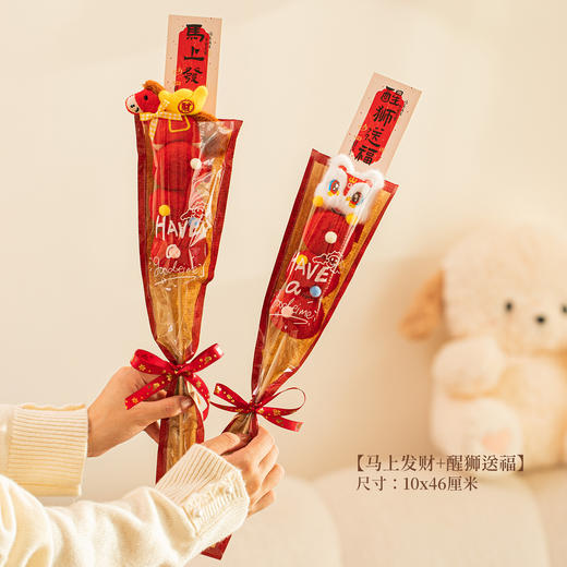 【年味满满❗️糖葫芦毛绒抱抱桶】春节装扮神器，经典招财元素，拍照打卡超出片，过年春节装扮摆件元旦跨年拍照道具QQ 商品图13