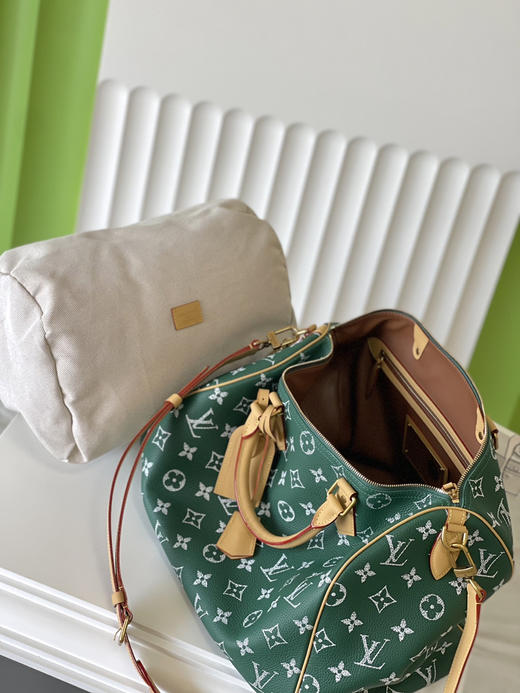 秋冬特惠💰1250 原单LV M24417绿 尺寸：40×26×23cm SPEEDY P9 全皮枕头包 变码芯片 商品图6