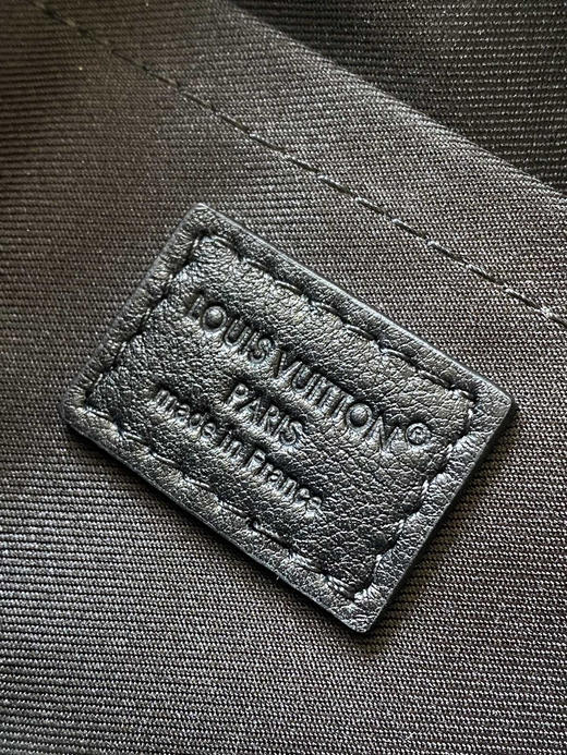 秋冬特惠💰800 原单LV M26750 尺寸：27.5×16.5×15cm CITY KEEPALL 全皮枕头包 变码芯片 商品图8