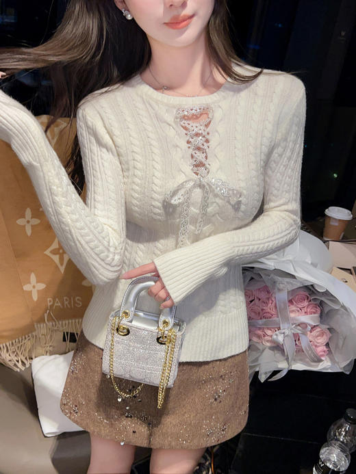 张心子【月夜奏鸣】奶呼呼交叉亮片系带上衣 U2601041 商品图1