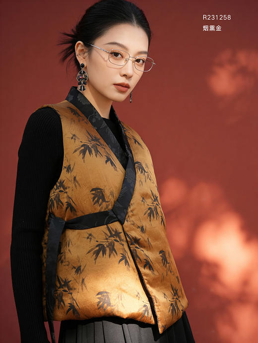 R231258羽绒马甲 商品图0