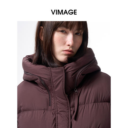 VIMAGE纬漫纪巧克力色精致立体显瘦2025冬季新款短款羽绒服V2411104 商品图3