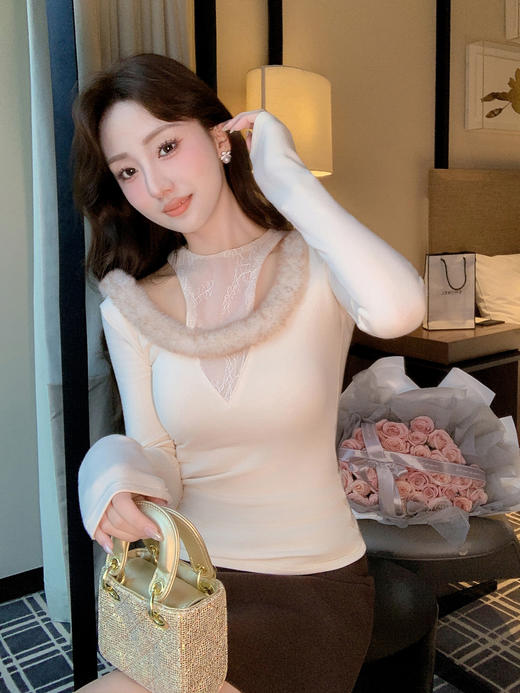张心子【温香软玉】蕾丝镂空挂脖假两件针织衫女秋冬内搭打底上衣 U2601033 商品图8