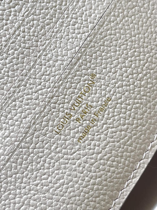 秋冬特惠💰780 原单LV M27043 尺寸：12.5×6×21cm NANO MADELEINE 全皮链条包 变码芯片 商品图8