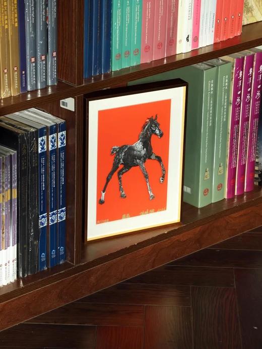 侯炜国限量版画  黑马（限量款签名带版号） 商品图3