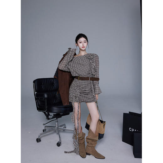 清仓捡漏 【胶片定格】LC250134 荷叶边露肩上衣 LQ250082 细节半裙 商品图2