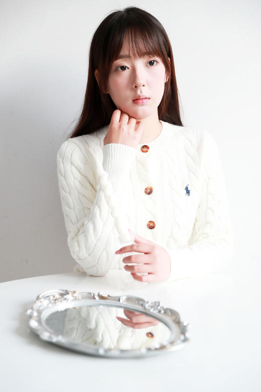 10%山羊绒+90%羊毛，复古毛衣开衫。牛角扣小标刺绣羊毛衣C122966 商品图7