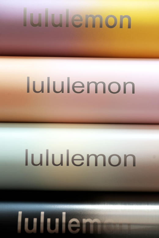 710ml运动水瓶，原盒公司货。字母提花保温又保冷运动水杯C122968 商品图3