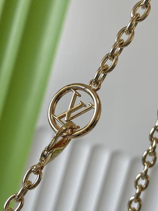 秋冬特惠💰780 原单LV M27043 尺寸：12.5×6×21cm NANO MADELEINE 全皮链条包 变码芯片 商品图6