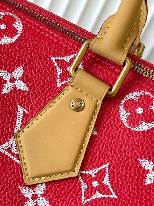 秋冬特惠💰1250 原单LV M24420红 尺寸：40×26×23cm SPEEDY P9 全皮枕头包 变码芯片 商品图5