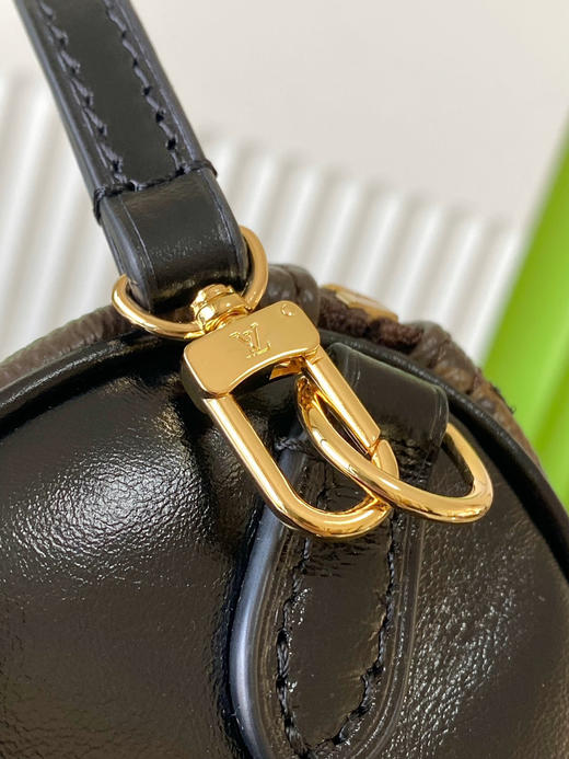 秋冬特惠💰850 原单LV M26314 尺寸：20.5×15×13cm SPEEDY 亮片枕头包 变码芯片 商品图6